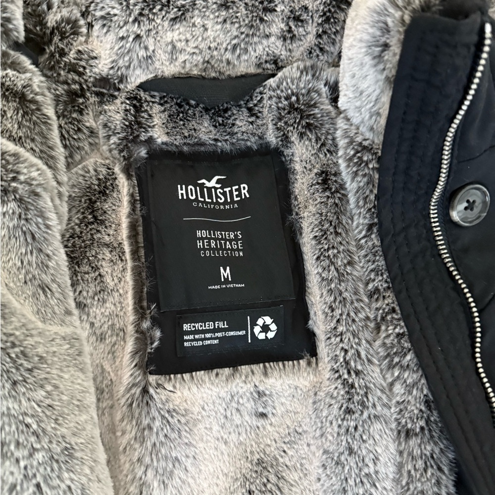 Hollister Black Parka with Faux Fur Lining - Picture 6 of 7